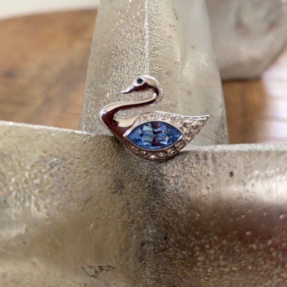 Swarovski Jewelry - Swarovski pin